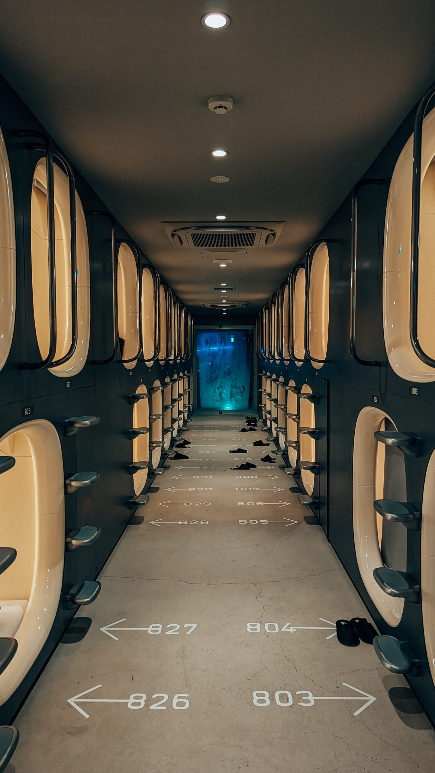 Hotele kapsułowe w Tokio. Co trzeba wiedzieć?