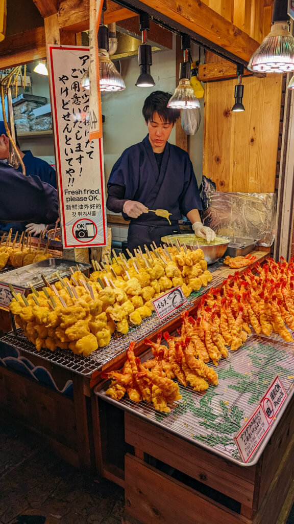 japońska kuchnia, co warto zjeść w Japonii, ramen, sushi, okonomiyaki, japońskie potrawy