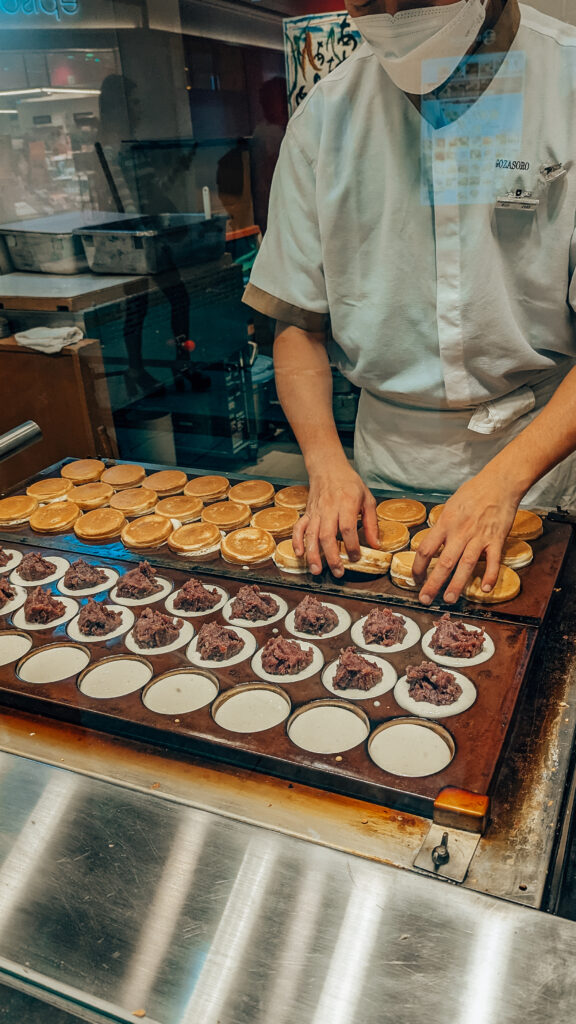 japońska kuchnia, co warto zjeść w Japonii, ramen, sushi, okonomiyaki, japońskie potrawy