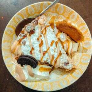 ateny, co zobaczyć w atenach, grecja, akropol, bezpieczeństwo w atenach, transport w atenach, co warto zjeść w atenach, little kook