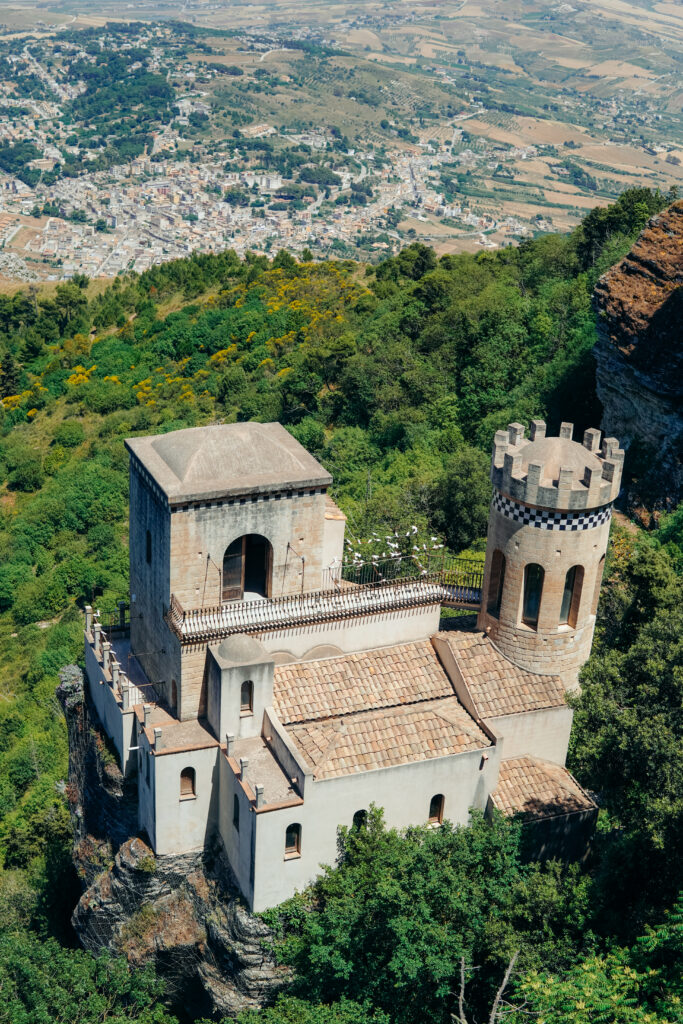 Erice co warto zobaczyć, Erice, Sycylia, Włochy, Podróże, nomadzi, atrakcje Sycylii, miasteczko 