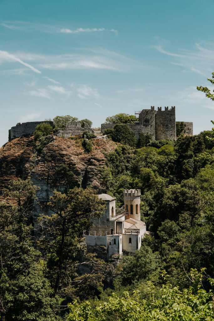 Erice co warto zobaczyć, Erice, Sycylia, Włochy, Podróże, nomadzi, atrakcje Sycylii, miasteczko 