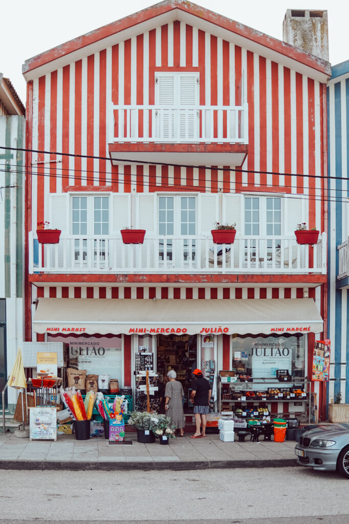 costa nova w Portugalii, costa nova, kolorowe miasteczko w portugalii, miasto w paski w portugalii, co robić w costa nova, costa nova przewodnik, plaża costa nova, gdzie nocować w costa nova