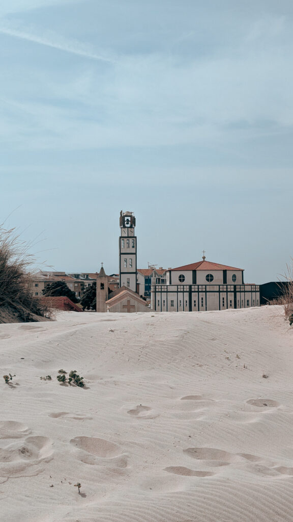 costa nova w Portugalii, costa nova, kolorowe miasteczko w portugalii, miasto w paski w portugalii, co robić w costa nova, costa nova przewodnik, plaża costa nova, gdzie nocować w costa nova