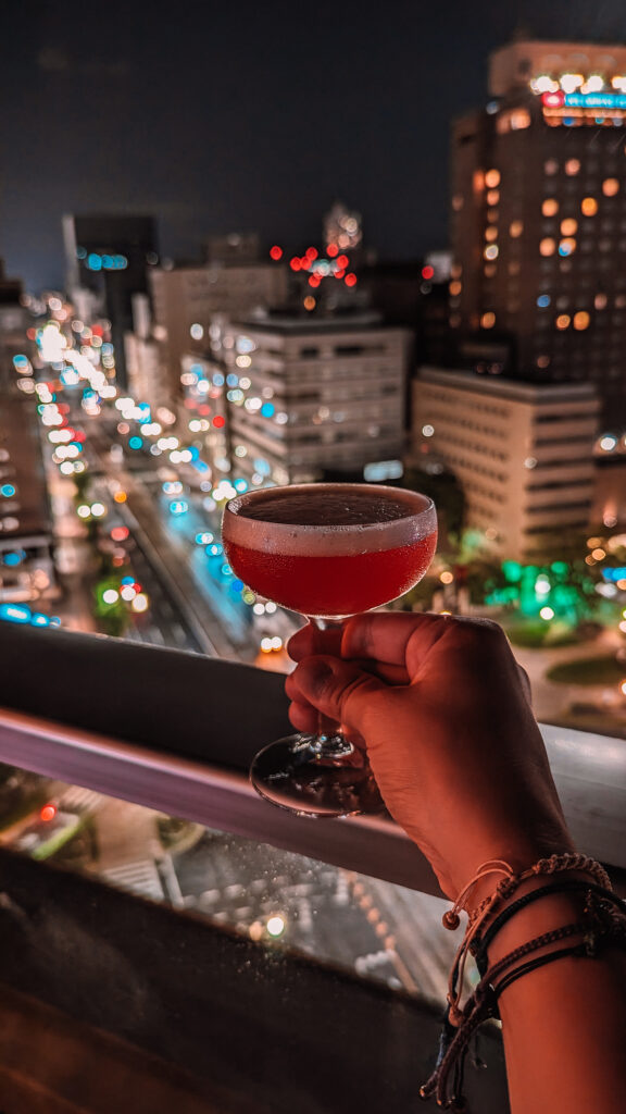 czego nie robić w Japonii, Japonia, nie smarkaj w miejscach publicznych, nie zostawiaj napiwku, ruch lewostronny