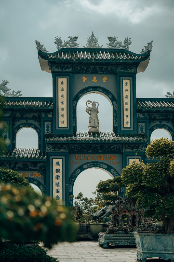 da nang, co warto zobaczyć w da nang, da nang atrakcje, wietnam, azja, golden bridge, dragon bridge, ba na hills, hoi an