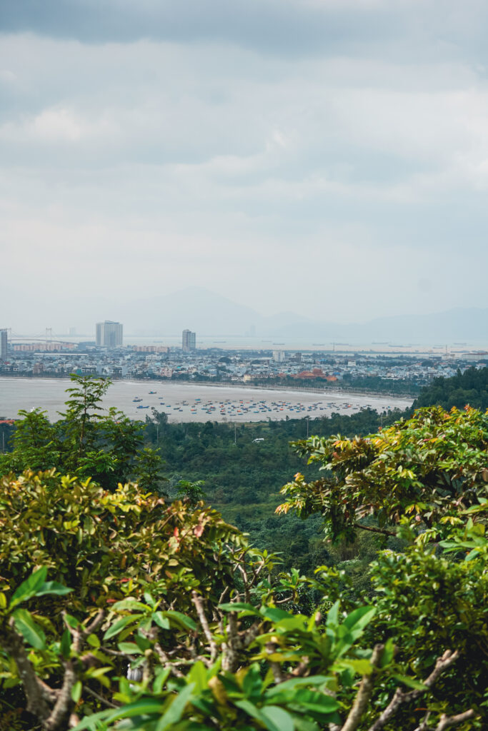 da nang, co warto zobaczyć w da nang, da nang atrakcje, wietnam, azja, golden bridge, dragon bridge, ba na hills, hoi an