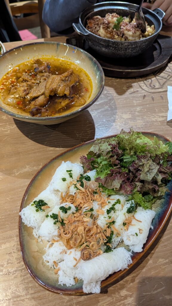 kuchnia wietnamska, wietnam, street food w wietnamie, banh mi, pho, psy w wietnamie, jedzenie w wietnamie