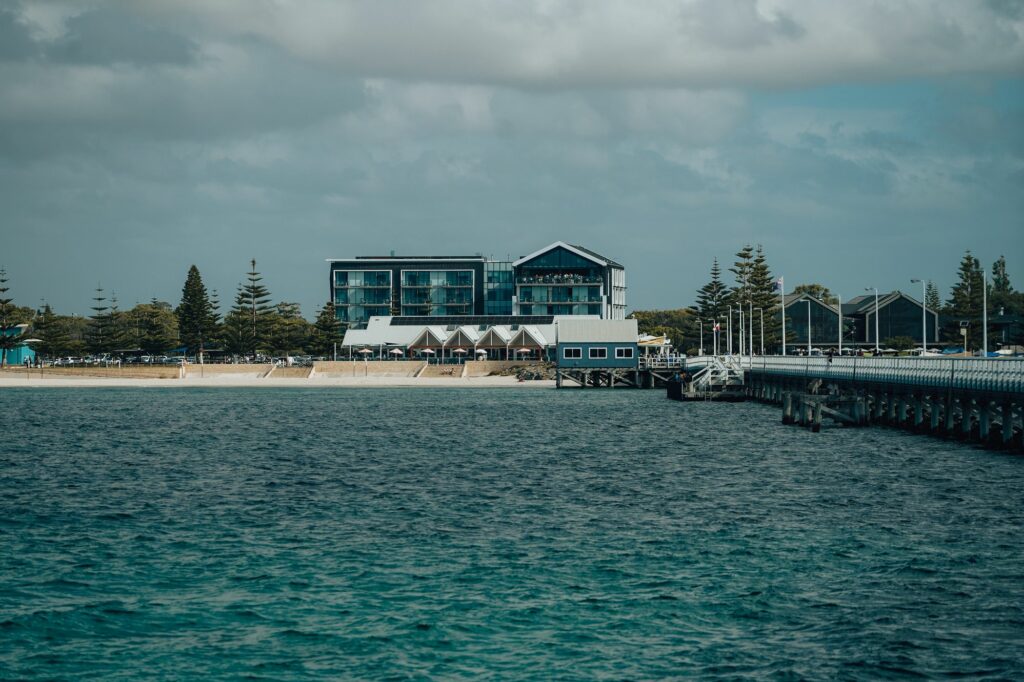 busselton, busselton co zobaczyć, australia, australia zachodnia, busselton jetty, top miejsca, przewodnik po busselton, margaret river, shelter busselton, browar busselton, molo, most