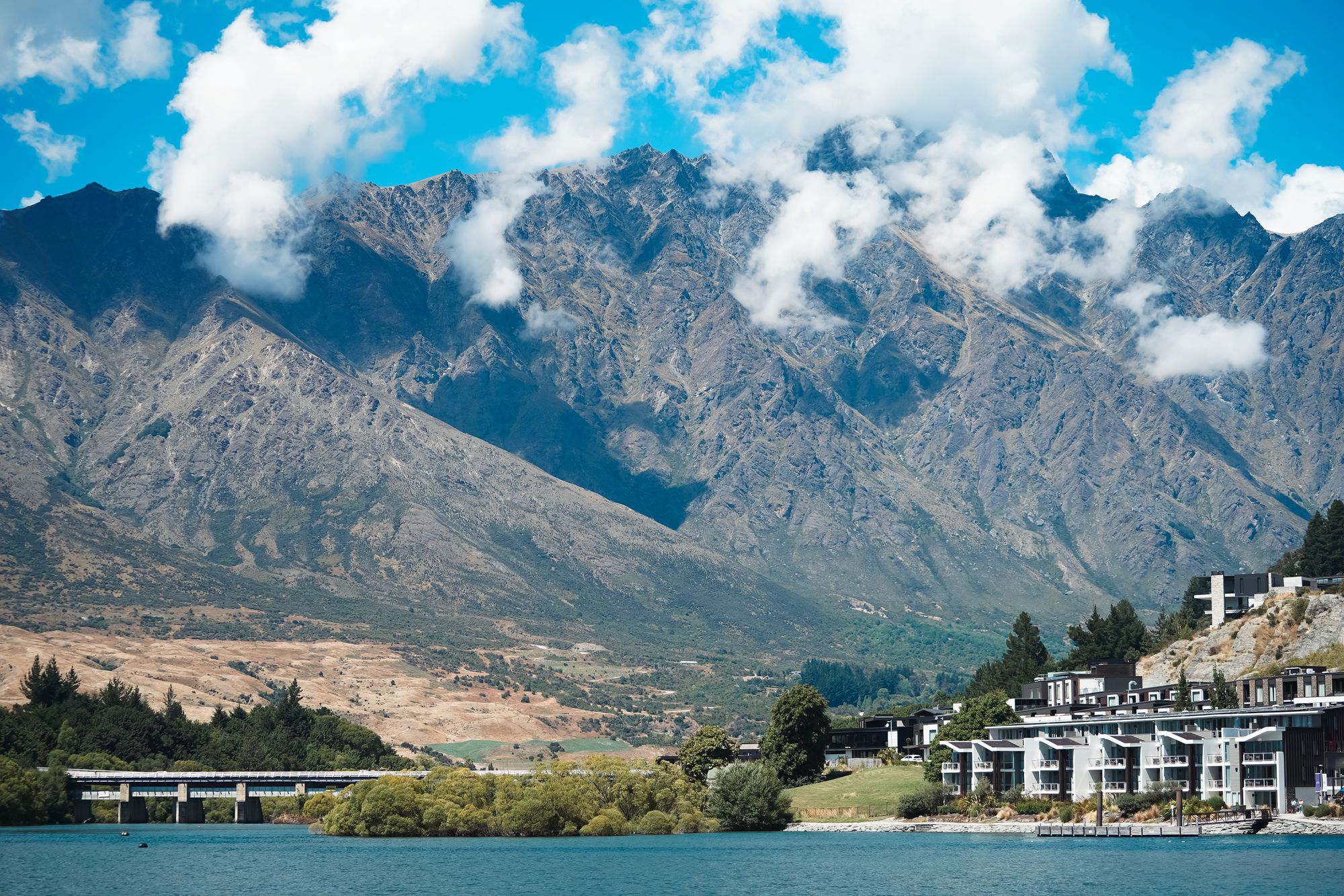 Nowa Zelandia 2026: Praktyczny przewodnik. Wizy, ceny.