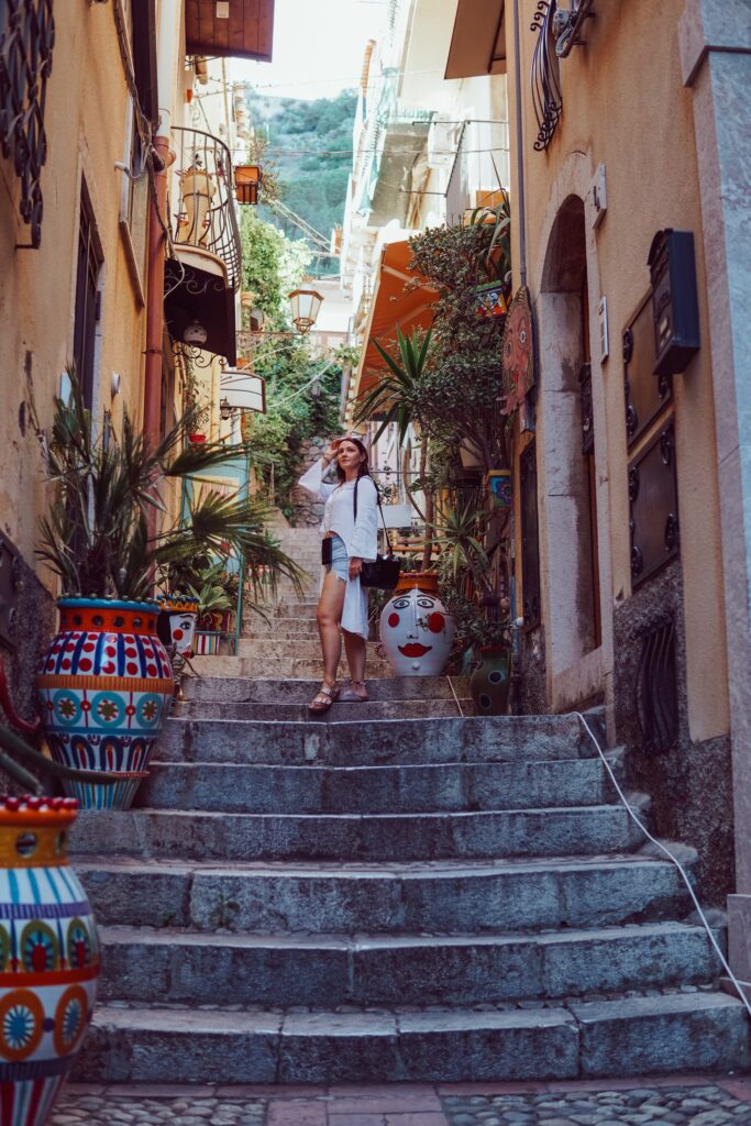 Taormina, jak dojechać do Taorminy, co zjeść w Taorminie, co zobaczyć w Taorminie, śladami białego lotosu, sycylia